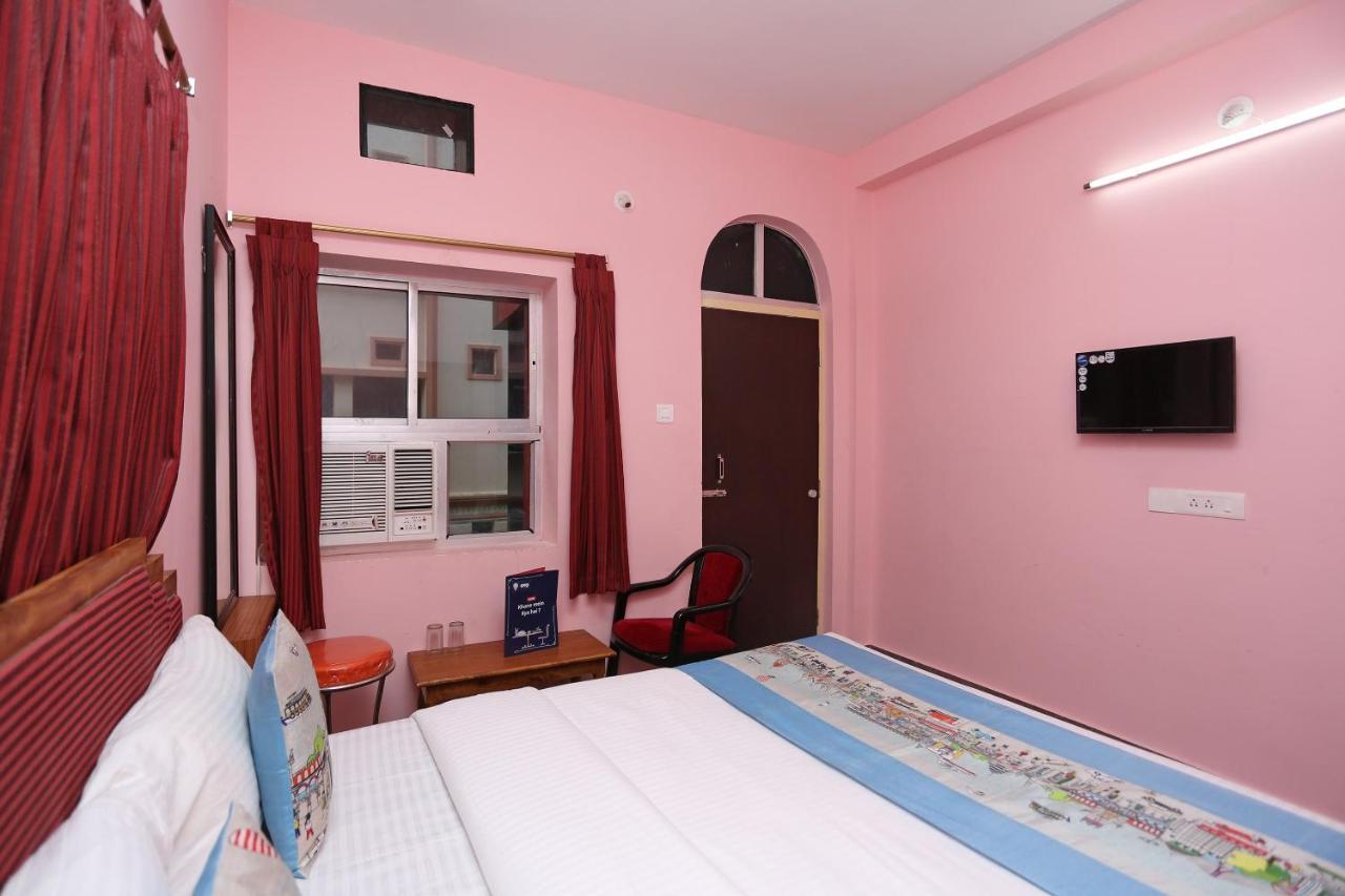 Oyo Hotel Balaram Palace Puri Exterior photo